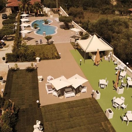 B&B Villa Mery Mileto Eksteriør bilde