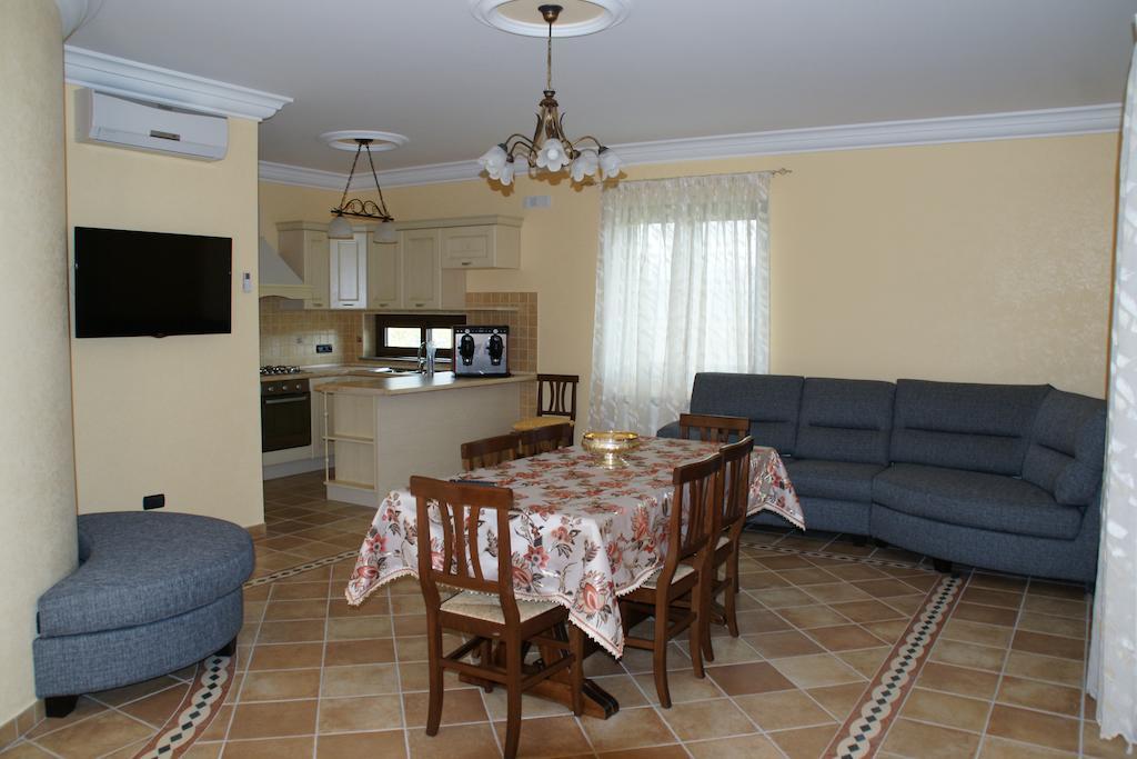 B&B Villa Mery Mileto Eksteriør bilde