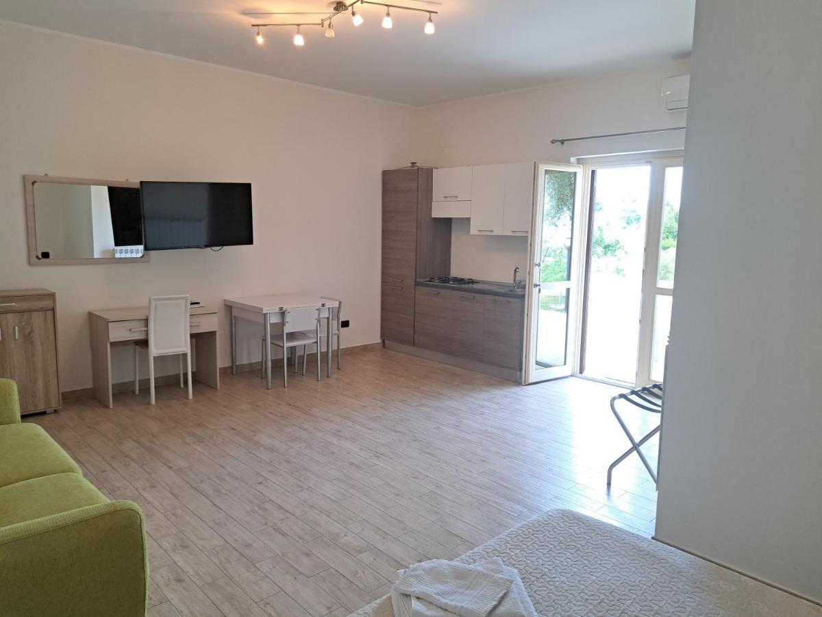 B&B Villa Mery Mileto Eksteriør bilde