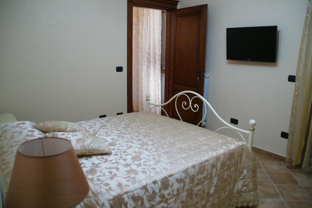 B&B Villa Mery Mileto Eksteriør bilde