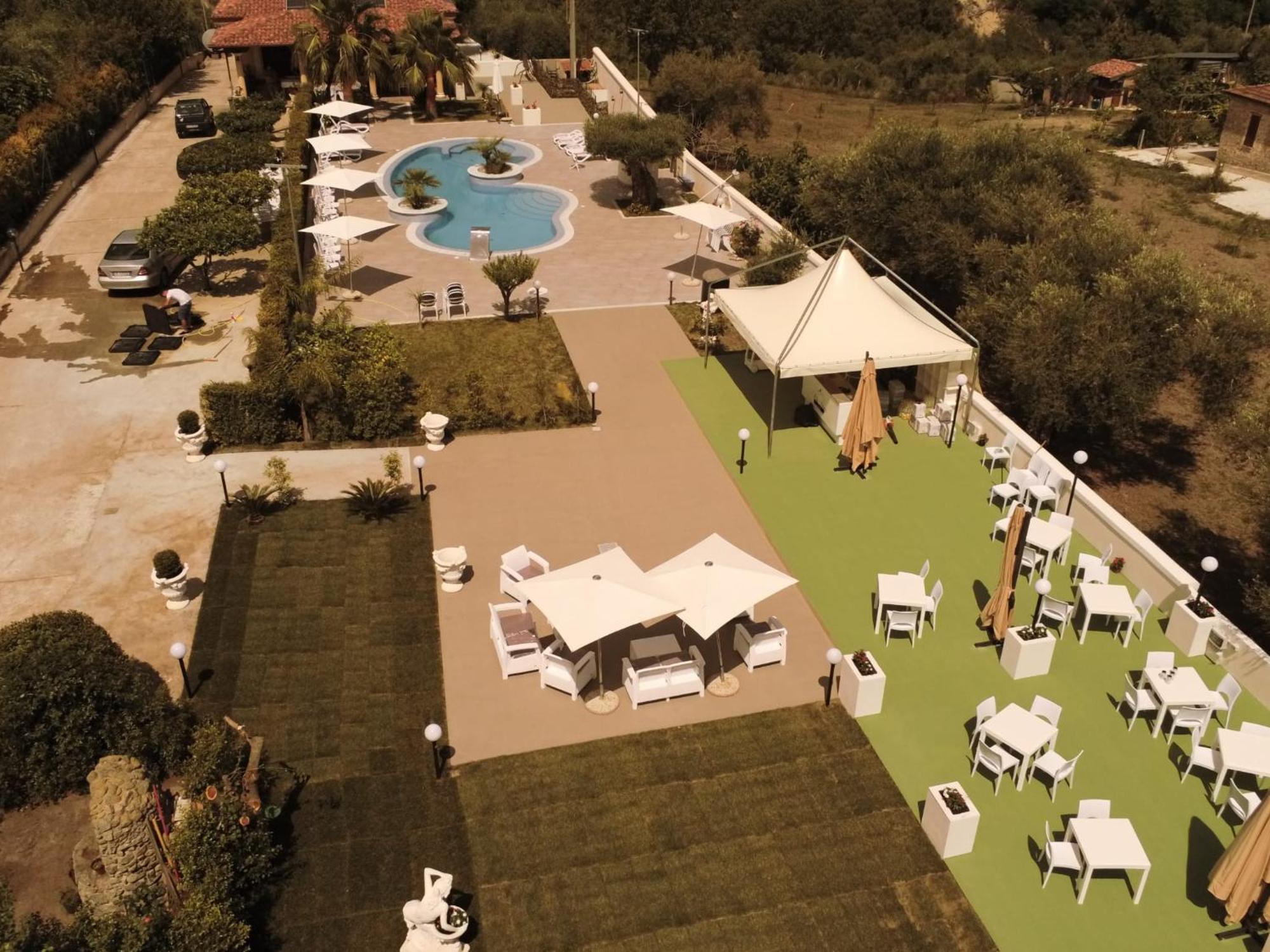 B&B Villa Mery Mileto Eksteriør bilde